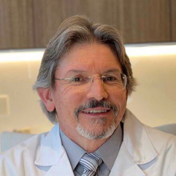 Carlos Castaño