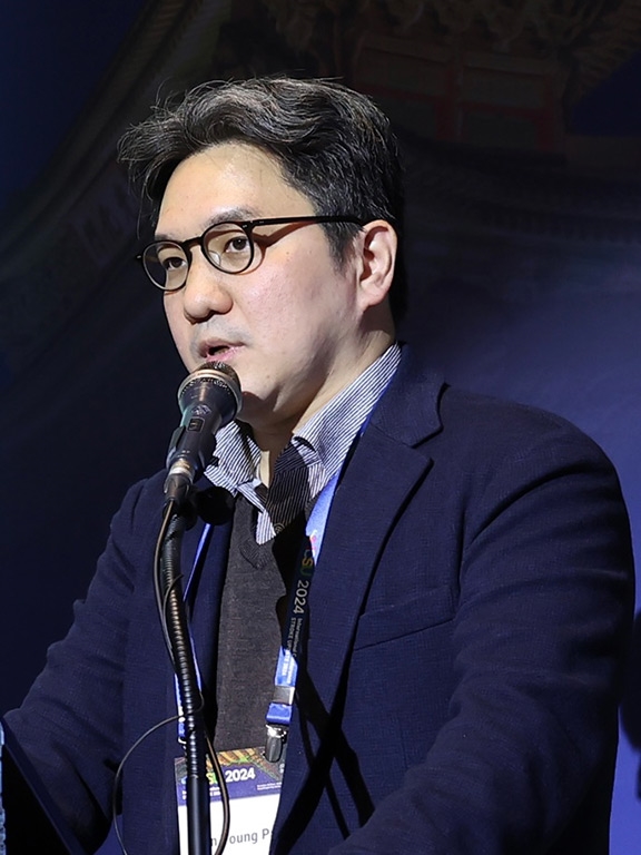 Keun Young Park